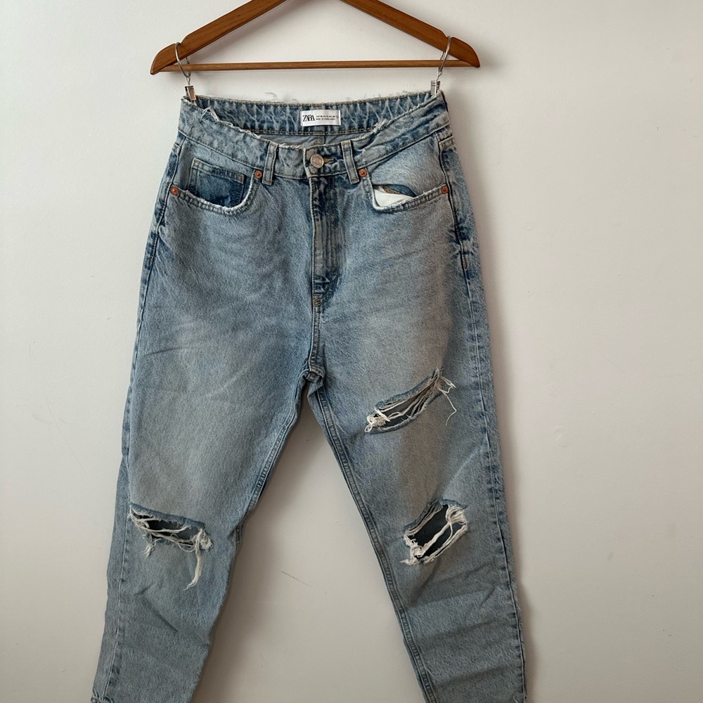 Zara Light Blue Distressed Women Jeans